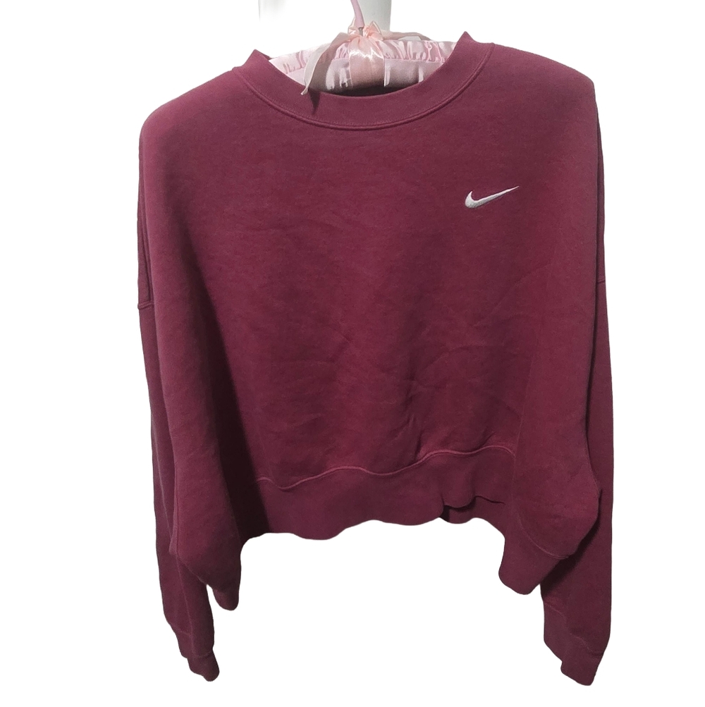 Nike Phoenix Women's Burgundy Cropped Sweatshirt, Size Medium